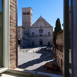 Arco Del Vento 2*, Assise Italie